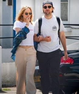 Lizzy Pattinson brother Robert Pattinson with his girlfriend Suki Waterhouse.